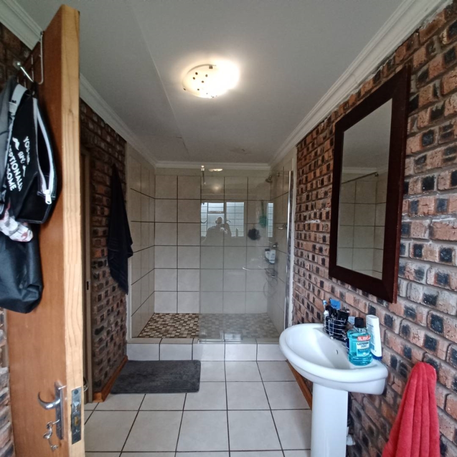 To Let 4 Bedroom Property for Rent in Quaggafontein Free State